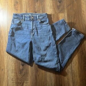 American eagle mom jean